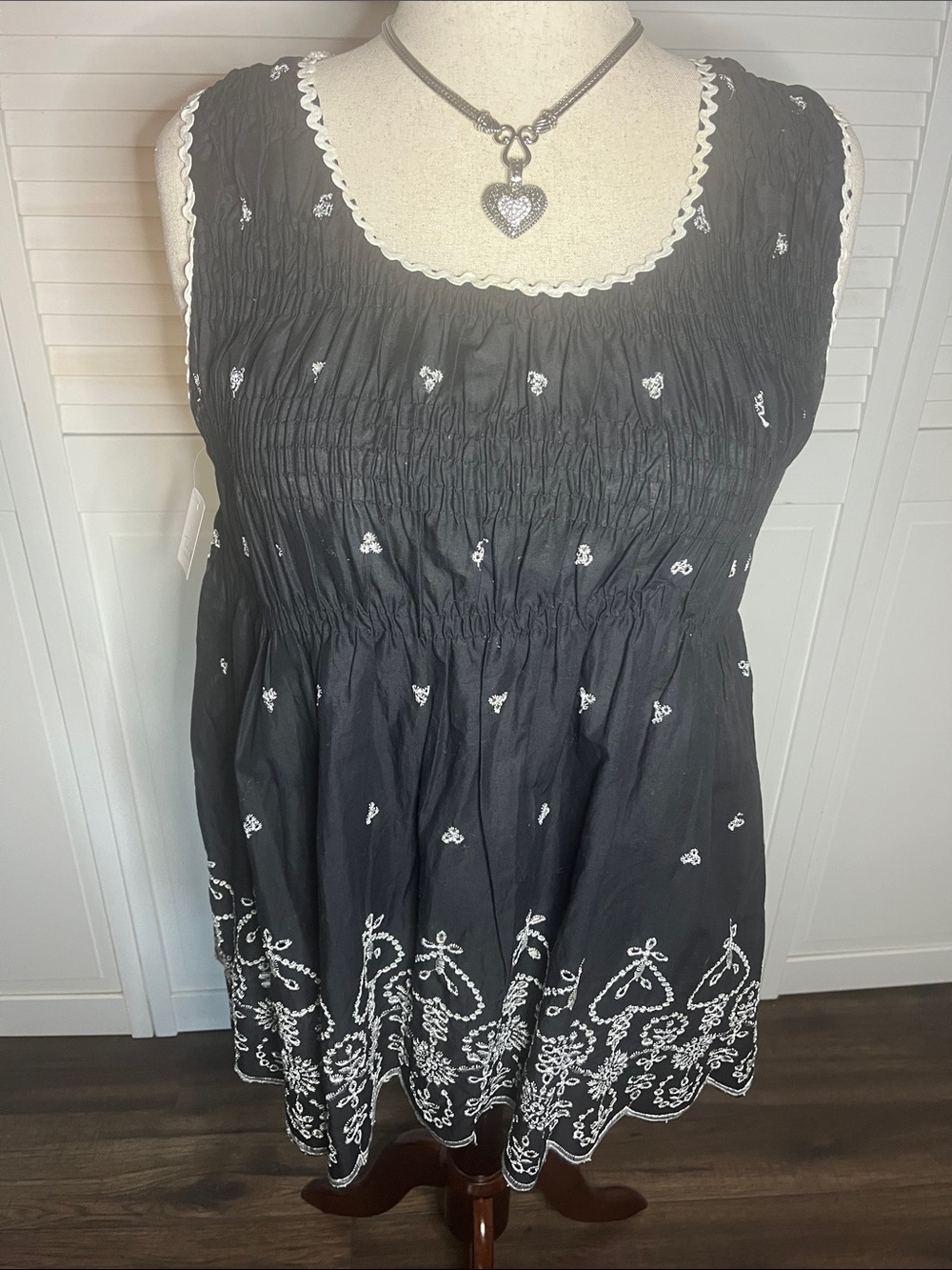 Black Embroidered Sleeveless Women's Top
